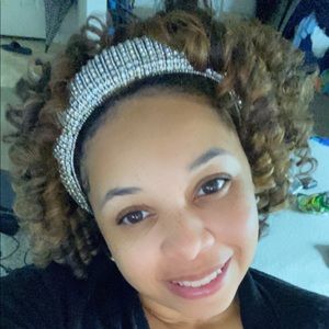 Meet your Posher, Alexia